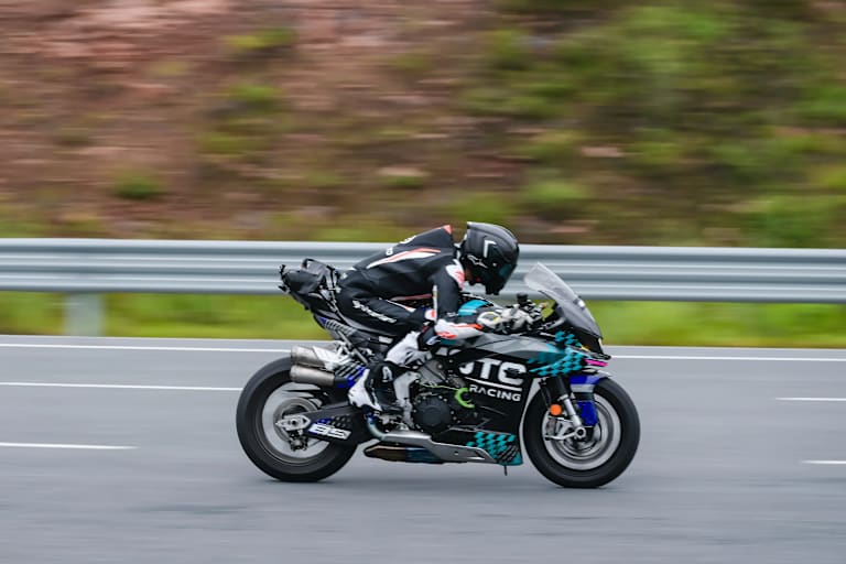Die CF Moto V4SR-RR
