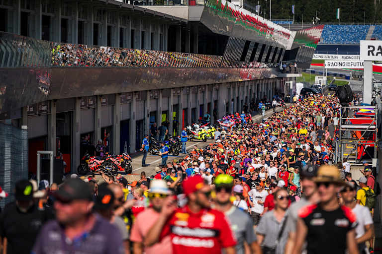 Der beliebte Public Pit Lane Walk