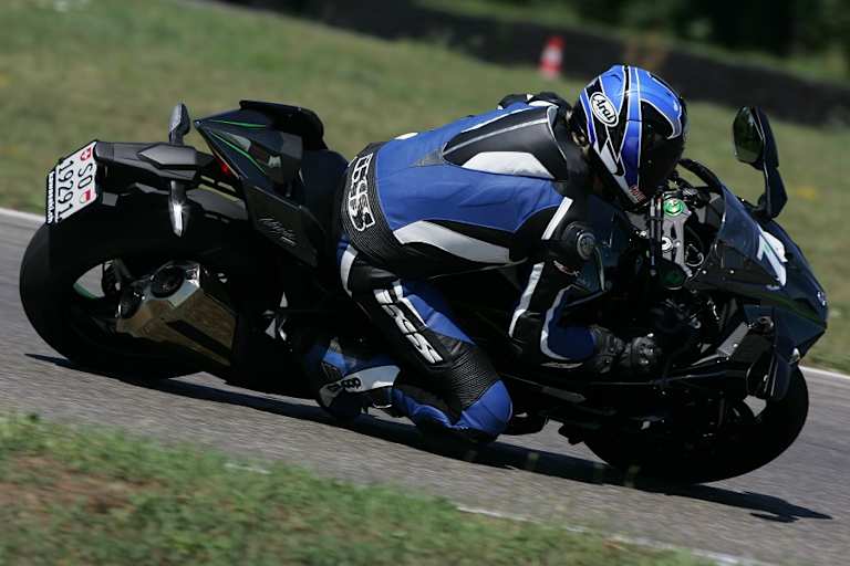 Auf jeder Geraden die herrschende Macht: Kawasaki Ninja H2