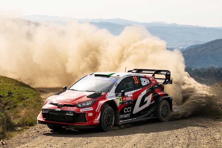 Gestern im Regen, heute im Sand: Elfyn Evans