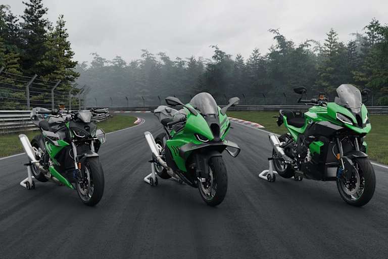 Jubiläumseditionen BMW M1000R, M1000RR und M1000XR auf der Nordschleife