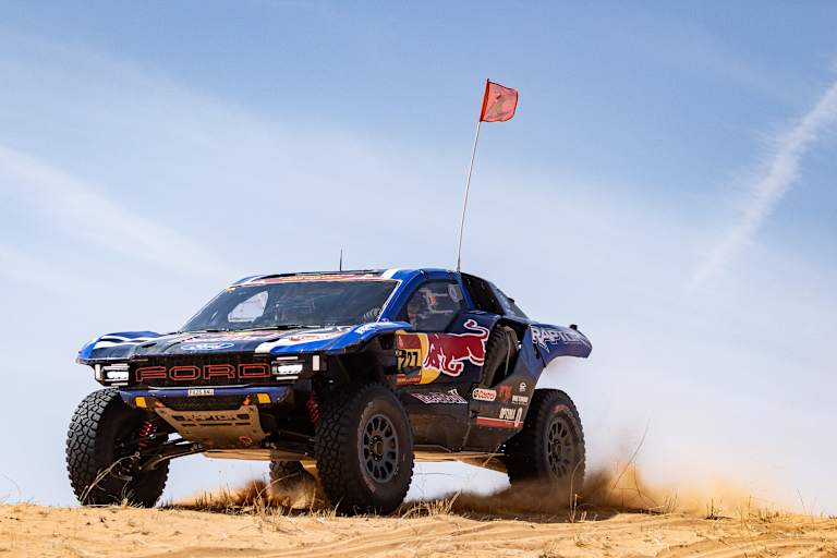 Zeigt im Ford Raptor mächtig Flagge: Nani Roma