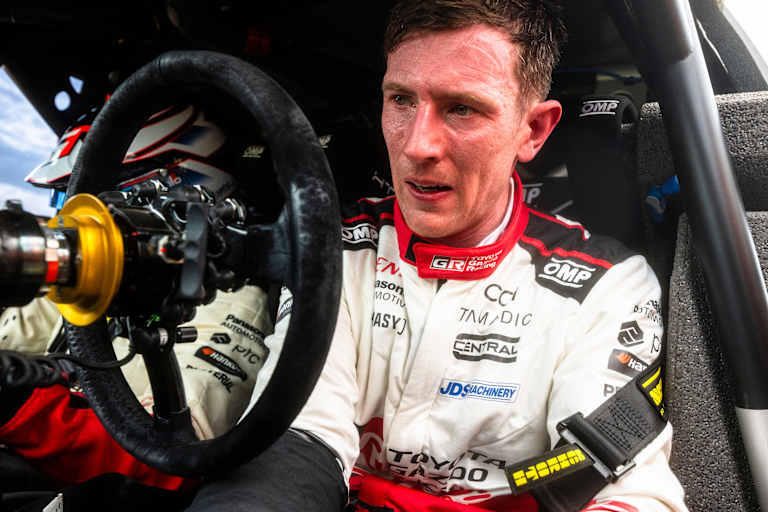 Der Waliser Elfyn Evans führt die WM vor dem Finale an
