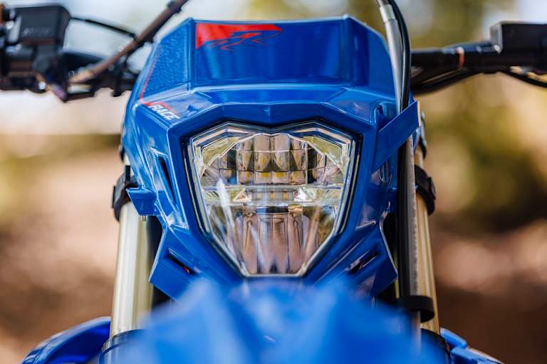 Neue Lampenmaske mit LED-Scheinwerfer