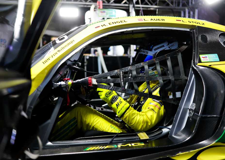Maro Engel im Cockpit des Mercedes-AMG GT3