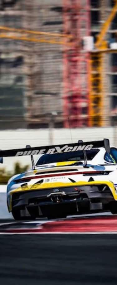 Pure Rxcing auf der Pole für die 24h Dubai