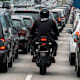 Italien will Motorrädern das Vorfahren im Stau erlauben