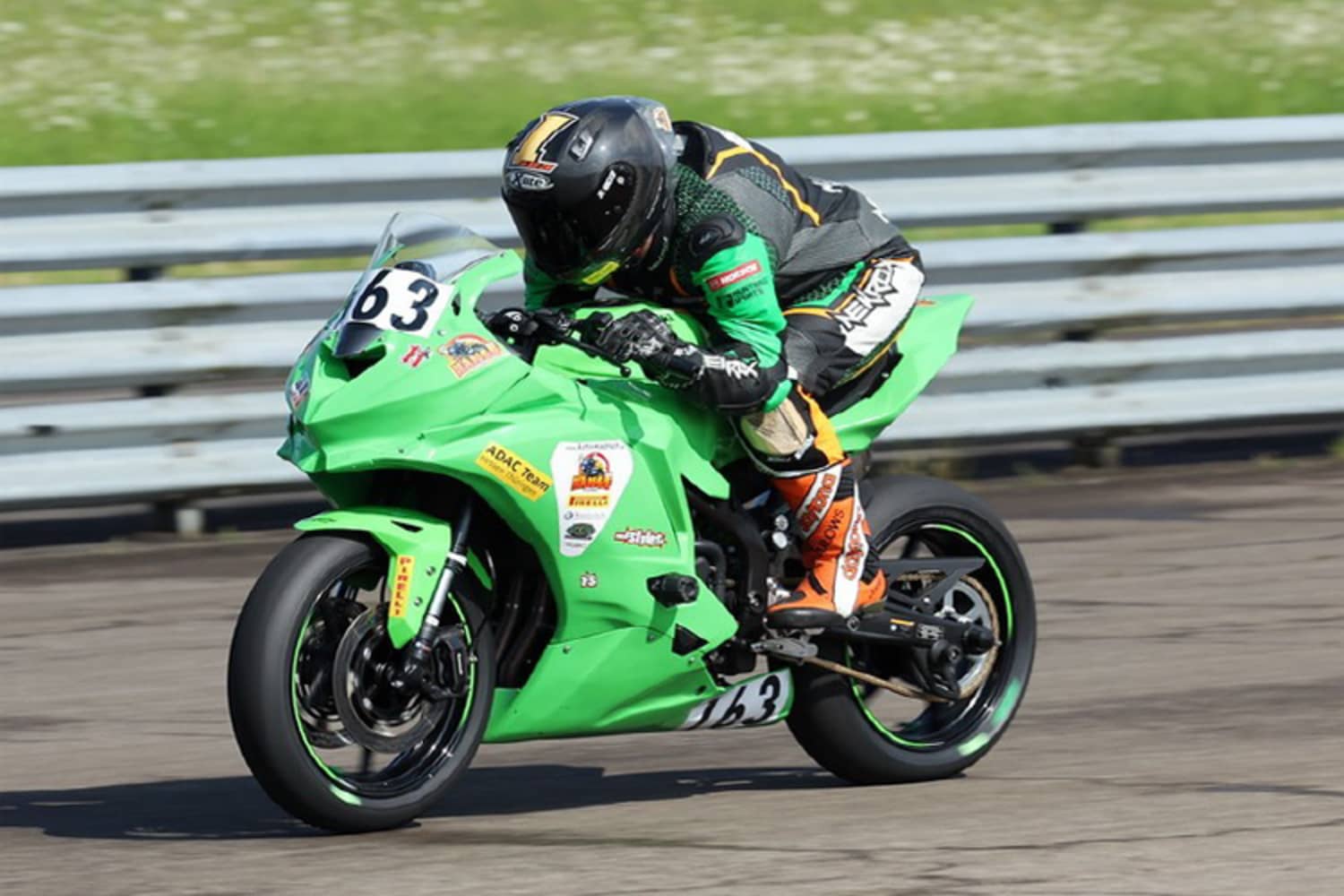 t.t Moto Trophy 2024: Ninja ZX-4 RR Cup – der Auftakt - Rundstrecke